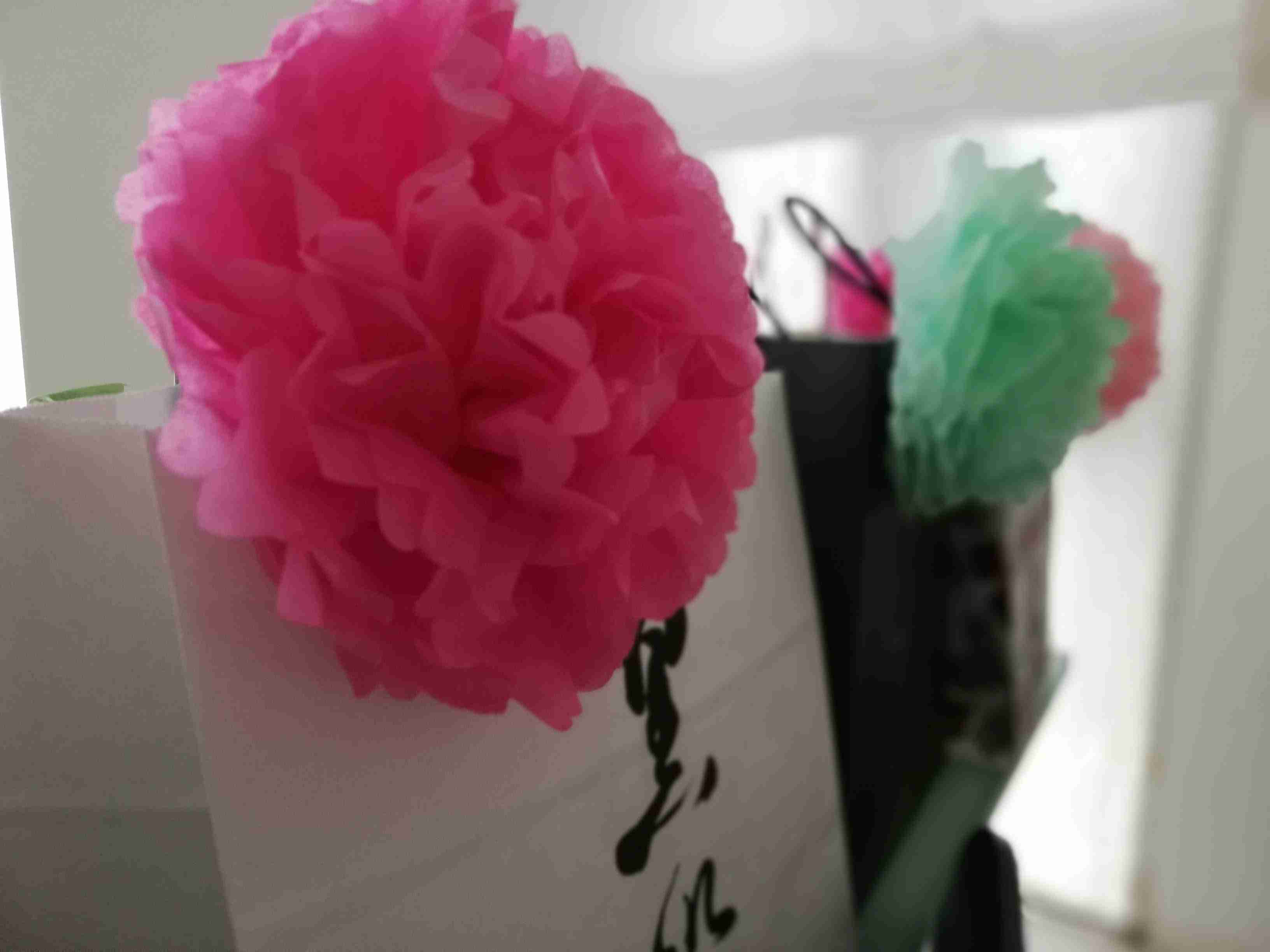 結婚式デコレーションの フラワーペーパー 100均ダイソーで売ってるキットで簡単に 作ってみた体験談 Lovemo ラブモ ママ プレママ向け情報メディア